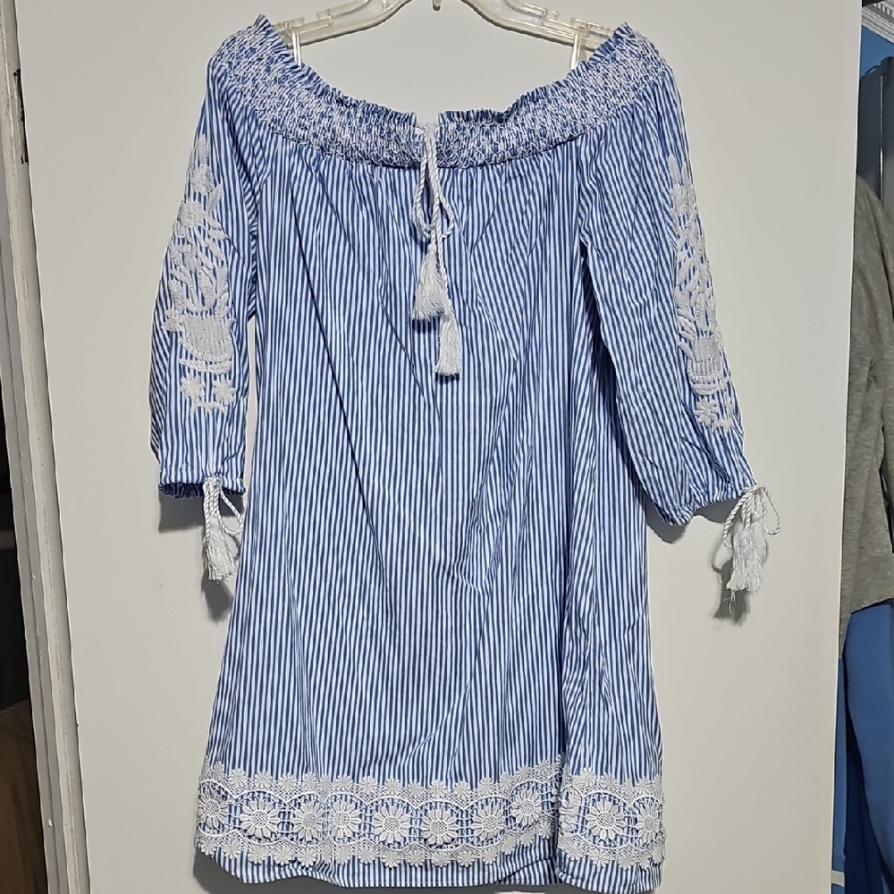 Crown & Ivy Blue and White Smocked Dress Tie Front Off Shower Large Beautiful